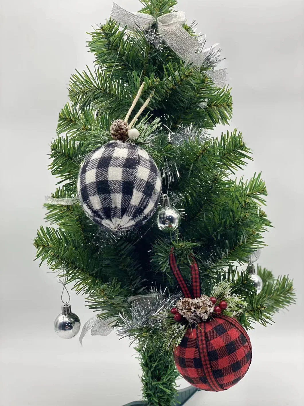 Custom Hangmade Xmas Ornament Cloth Christmas Ball for Room Decoration